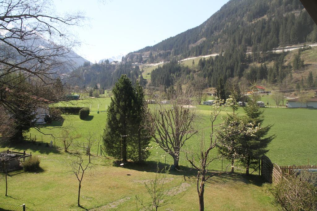 Villa Schnuck - Das Rote Ferienhaus Bad Gastein Exterior foto